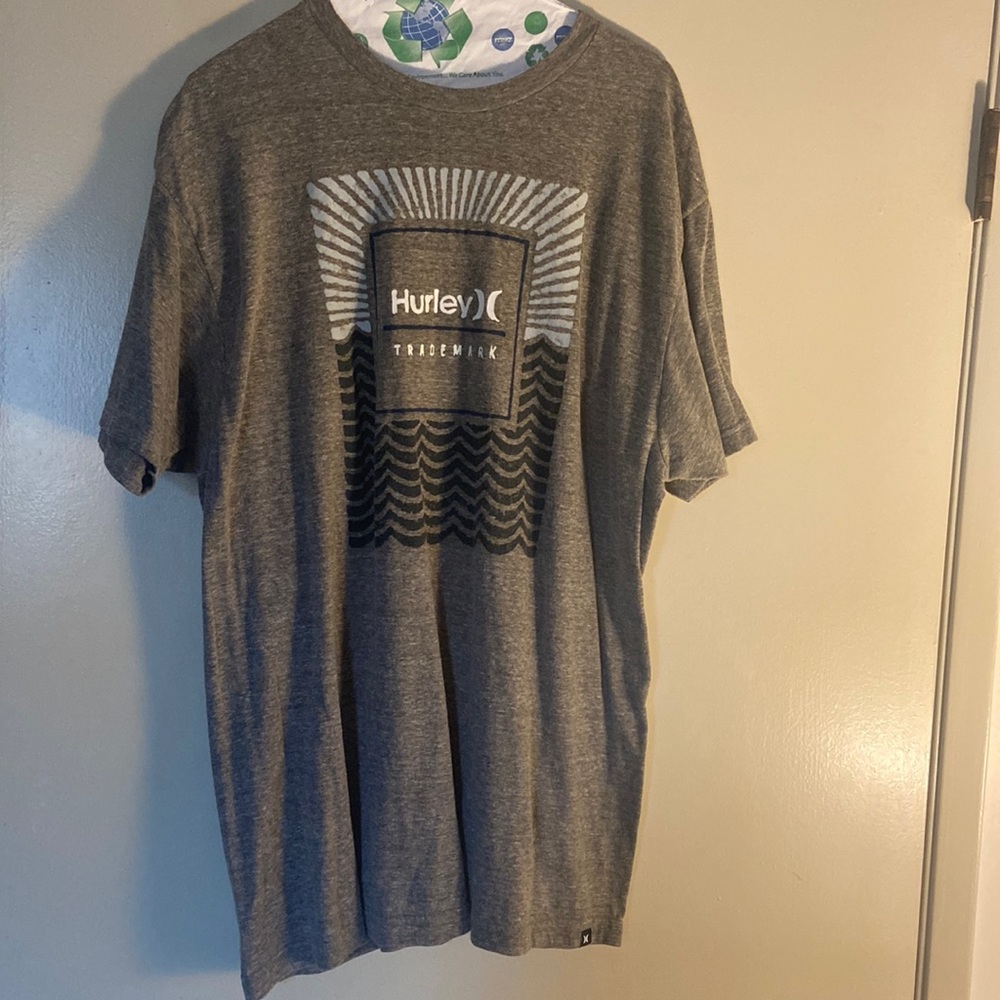 Men’s Volcom Gray Shirt Sleeve T-Shirt